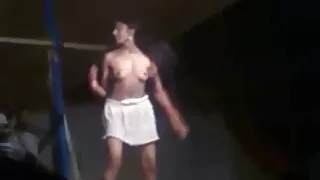 দুই যৌনসঙ্গম মেয়েরা বেসমেন্ট মধ্যে বাংলা sex video বাঁধা.